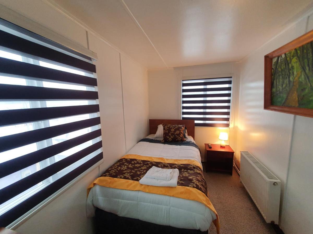 Hotel Forjadores Del Cabo De Hornos Puerto Williams Exteriör bild