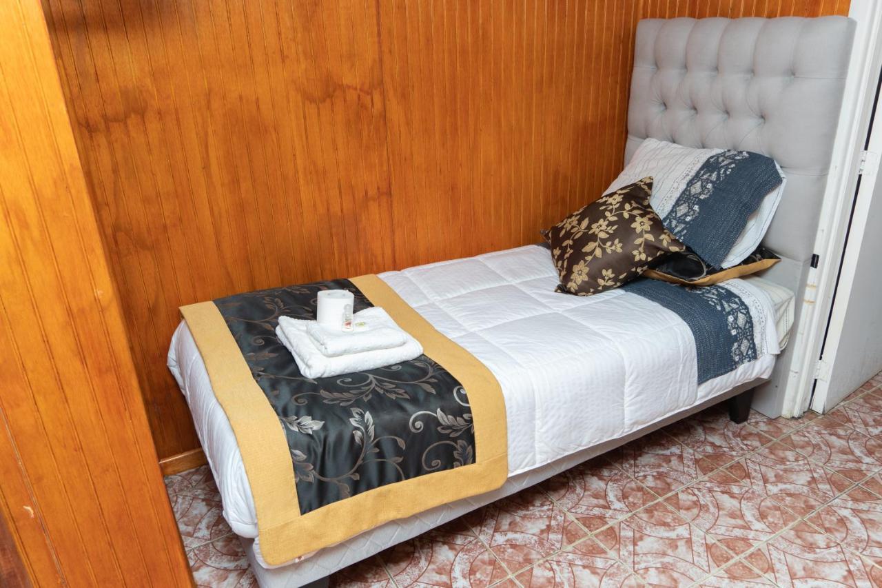 Hotel Forjadores Del Cabo De Hornos Puerto Williams Exteriör bild