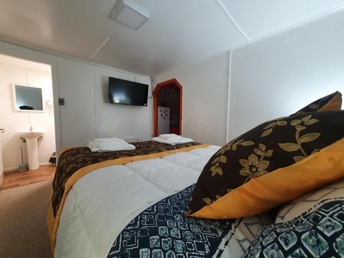 Hotel Forjadores Del Cabo De Hornos Puerto Williams Exteriör bild