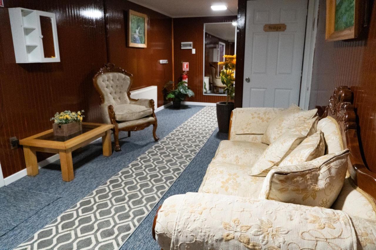 Hotel Forjadores Del Cabo De Hornos Puerto Williams Exteriör bild
