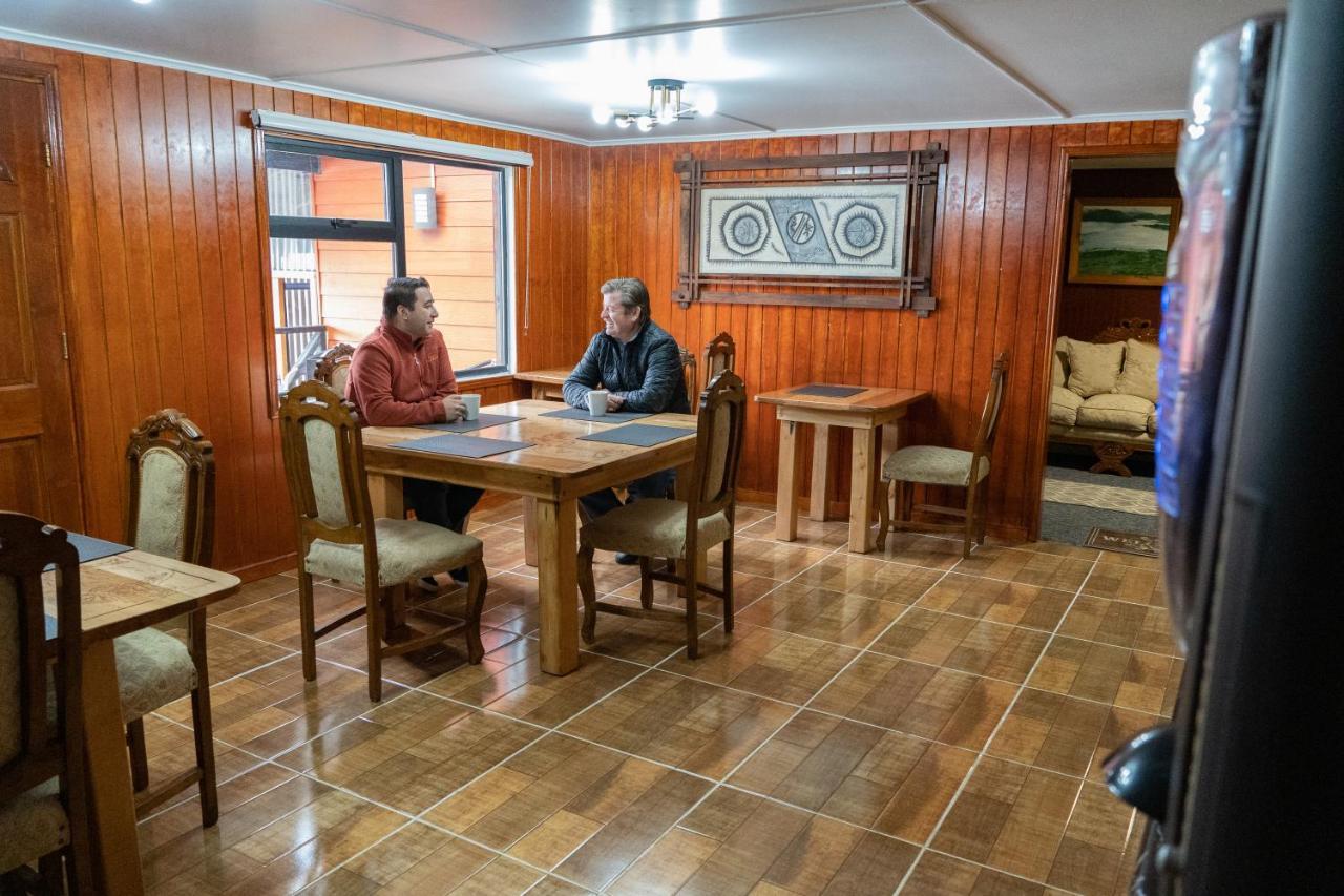 Hotel Forjadores Del Cabo De Hornos Puerto Williams Exteriör bild